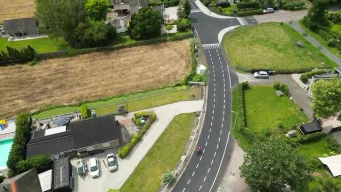 Drone-detailopname asfaltreconstructie Tempeldijk, civieltechnisch werk gemeente Rotterdam